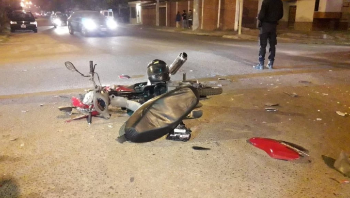 San Luis: un hombre chocó a un motociclista y huyó