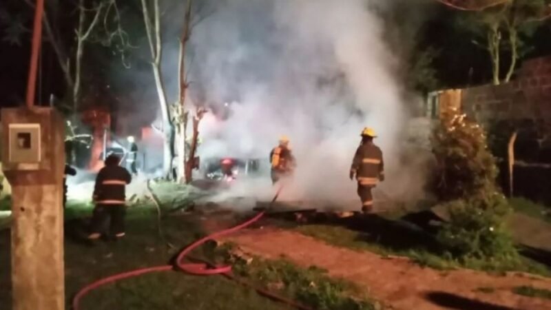 Quiso asustar a su novio y salió mal: incendió la casa y lo mató a el y a su hijo