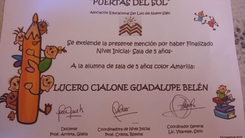 A seis meses de su desaparición, el jardín de Guadalupe Lucero entregó su diploma