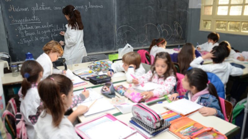 Desde hoy, el uso del barbijo no será obligatorio en las aulas