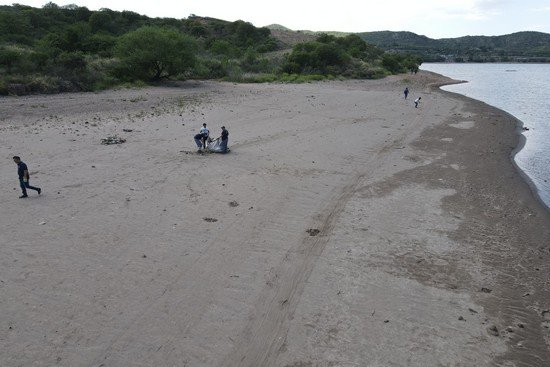 SAN LUIS AGUA REACONDICIONÓ LA PLAYA PÚBLICA DEL DIQUE POTRERO DE LOS FUNES