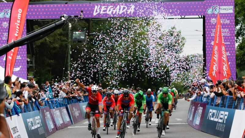 Vuelta del Porvenir: El chileno Héctor Quintana se quedó con la primera etapa