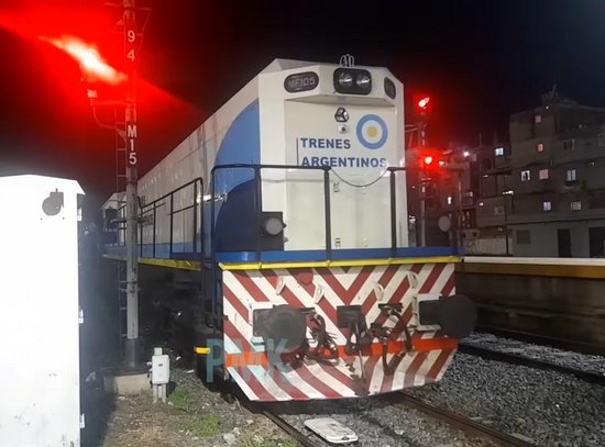 EL TREN DE PASAJEROS VOLVIÓ A PASAR POR BEAZLEY 30 AÑOS DESPUÉS