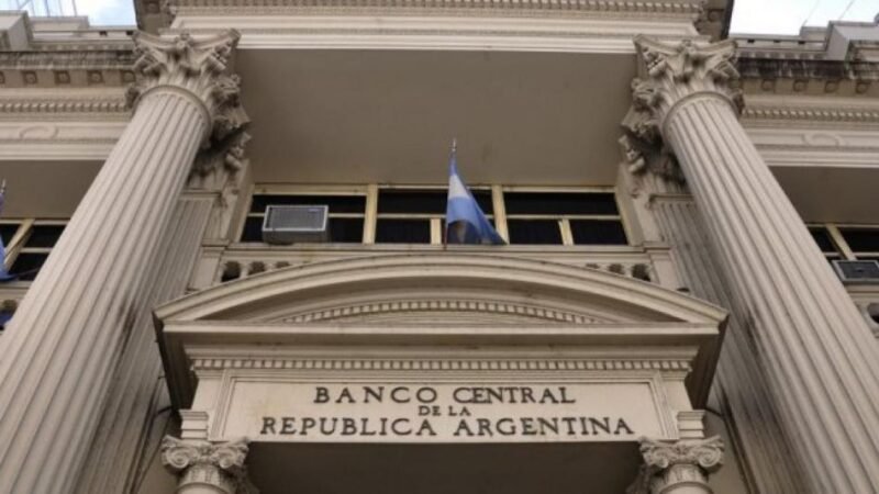 EL BANCO CENTRAL DEFINE UNA SUBA DE LAS TASAS DE INTERÉS