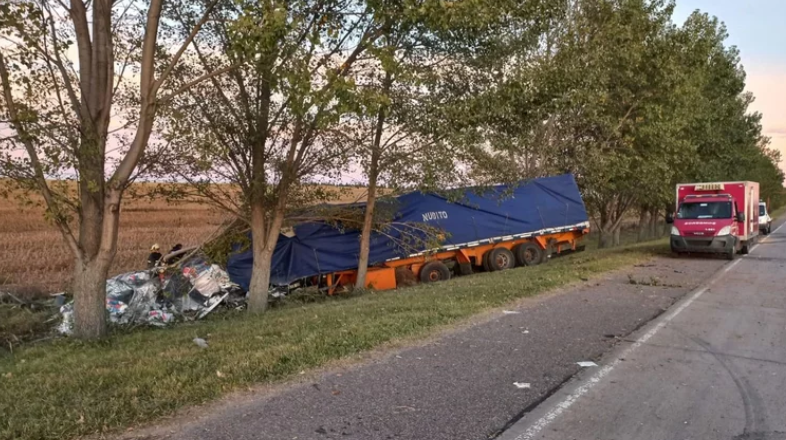 FUERTE CHOQUE ENTRE DOS CAMIONES EN LA AUTOPISTA DE LAS SERRANÍAS PUNTANAS