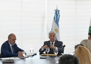 EL GOBERNADOR SE REUNIÓ CON DISTINTAS ÁREAS DE GOBIERNO