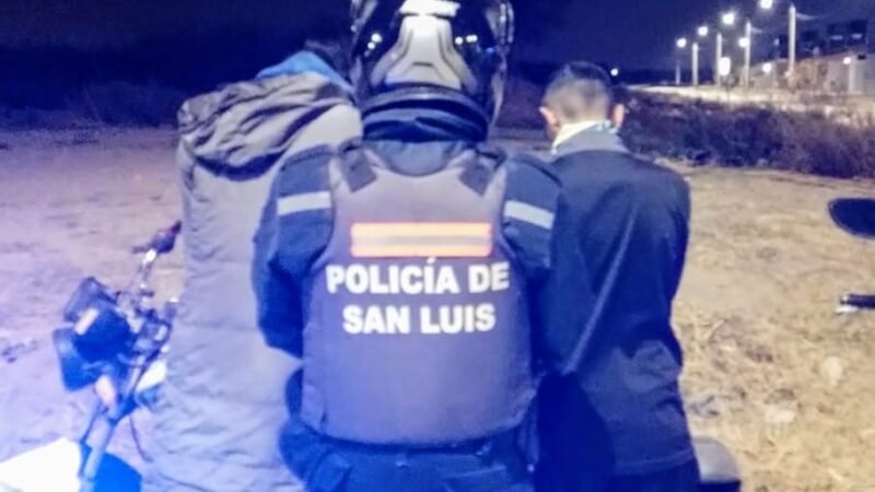 SAN LUIS: LA POLICÍA DEMORÓ A DOS ADOLESCENTES QUE CIRCULABAN EN UNA MOTO SIN DOCUMENTACIÓN