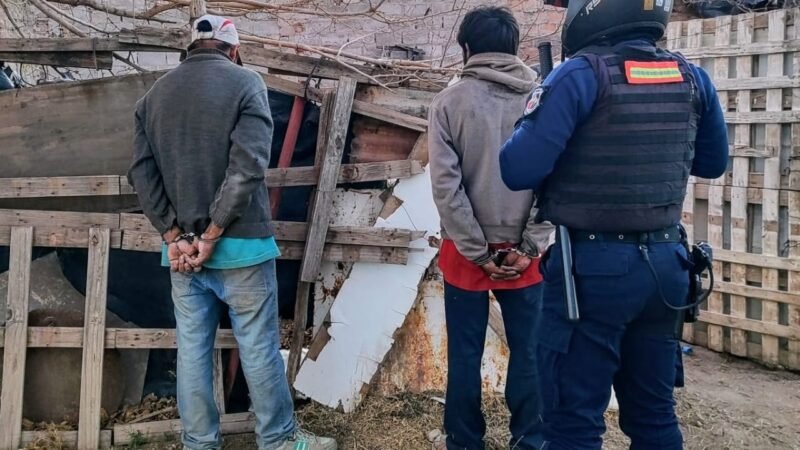 UN JOVEN Y UN HOMBRE INTENTARON SUSTRAER ELEMENTOS DE UNA VIVIENDA Y FUERON DEMORADOS