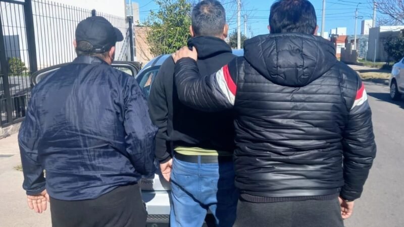 LA POLICÍA DETUVO A UN HOMBRE QUE INTENTÓ VENDER UN ARMA DE FUEGO DE MANERA ILEGAL