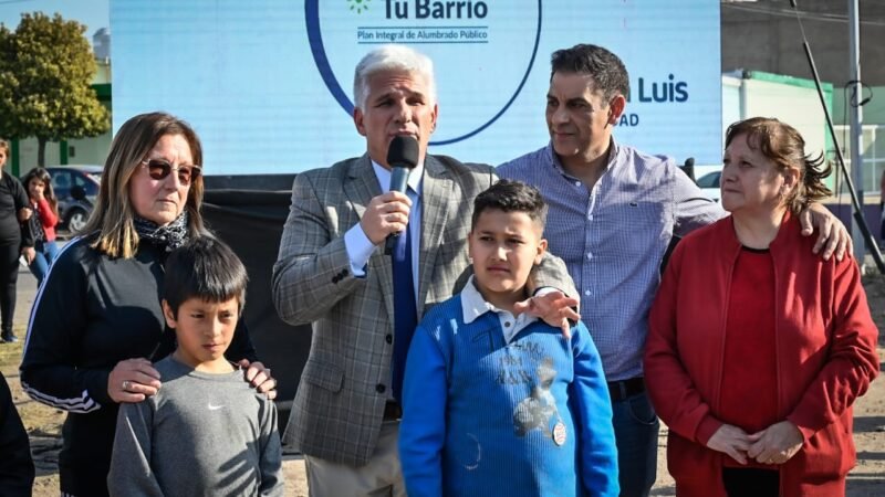 POGGI PARTICIPÓ DE UN NUEVO ACTO DE ‘ILUMINANDO TU BARRIO’ EN EL OESTE DE LA CAPITAL