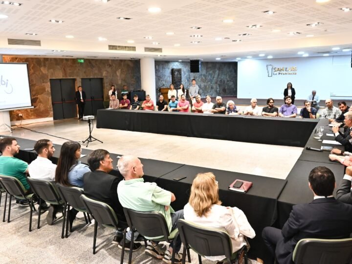 EL GOBERNADOR SE REUNIÓ CON BICICLETEROS DE TODA LA PROVINCIA