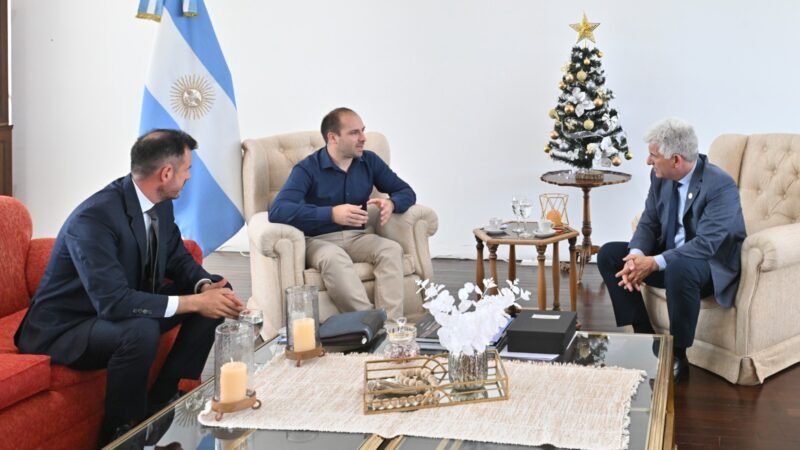 EL INTENDENTE DEL PARQUE DE LAS QUIJADAS MANTUVO UNA REUNIÓN CON EL GOBERNADOR