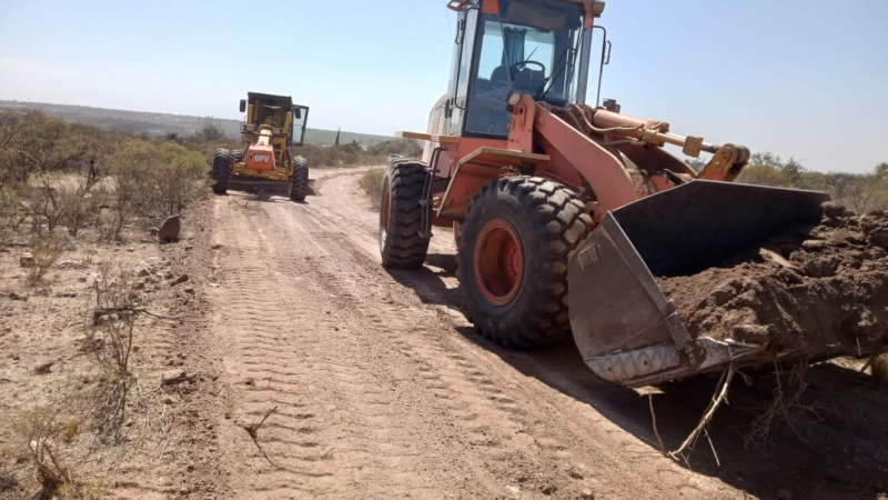 EL GOBIERNO TRABAJÓ JUNTO CON PRODUCTORES EN LA REPARACIÓN Y MANTENIMIENTO DE CAMINOS RURALES