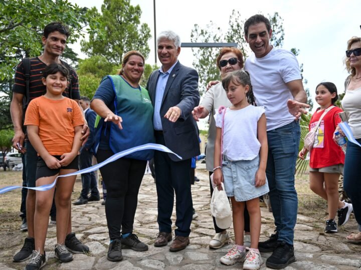 EL GOBERNADOR PARTICIPÓ DE LA REINAUGURACIÓN DE LA PLAZA EJÉRCITO DE LOS ANDES