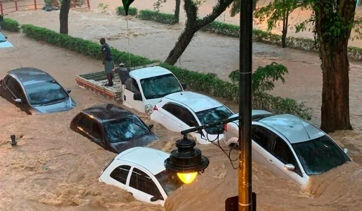 INUNDACIONES Y CAOS VIAL EN EL SUR DE BRASIL TRAS LAS INTENSAS LLUVIAS EN FLORIANÓPOLIS