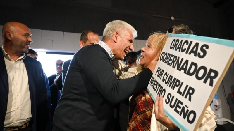 EL GOBERNADOR FIRMÓ LA LICITACIÓN PARA LLEVAR GAS NATURAL A 1.574 FAMILIAS DE LA PUNTA