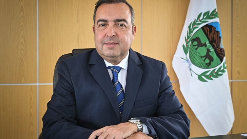 EL GOBERNADOR LE ACEPTÓ LA RENUNCIA AL MINISTRO ALFONSO VERGÉS