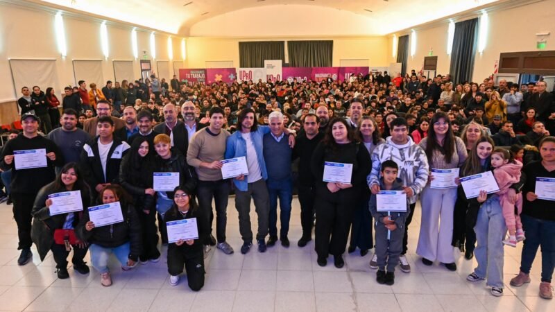 LA PROVINCIA FORTALECIÓ EL EMPRENDEDURISMO CON LA ENTREGA DE MÁS DE 250 CERTIFICADOS