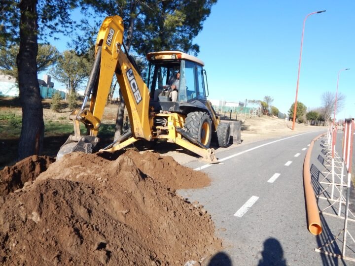AVANZA LA OBRA DE GAS NATURAL EN EL BARRIO MALVINAS ARGENTINAS DE JUANA KOSLAY