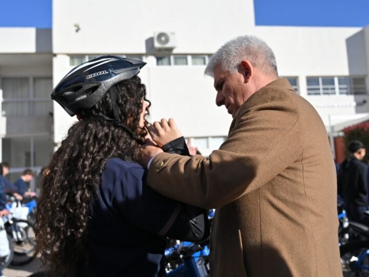 ESTUDIANTES DEL COLEGIO SAN LUIS REY SE SUMAN AL TRANSPORTE SUSTENTABLE DE LA MANO DE TUBI