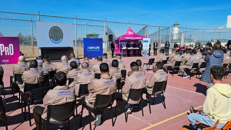 INTERNOS DEL SISTEMA PENITENCIARIO RECIBIERON CERTIFICADOS DE FINALIZACIÓN DE ESTUDIOS