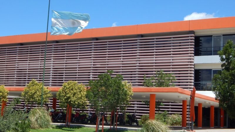 EL GOBIERNO PRESENTÓ UN PROYECTO DE LEY PARA PRORROGAR LA EMERGENCIA ECONÓMICA