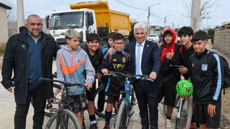POGGI Y FRONTERA SUPERVISARON AVANCES DEL PLAN DE PAVIMENTACIÓN EN EL BARRIO 365 VIVIENDAS