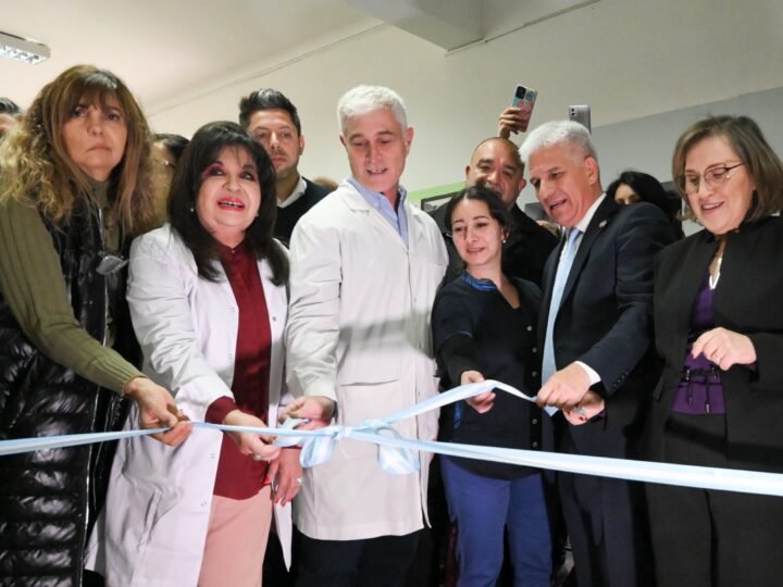 POGGI INAUGURÓ ÁREAS REFACCIONADAS EN EL POLICLÍNICO REGIONAL Y FIRMÓ UN NUEVO LLAMADO A LICITACIÓN