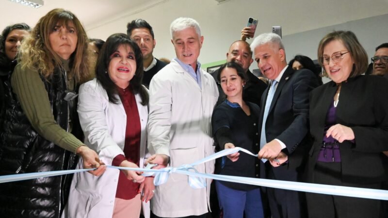 POGGI INAUGURÓ ÁREAS REFACCIONADAS EN EL POLICLÍNICO REGIONAL Y FIRMÓ UN NUEVO LLAMADO A LICITACIÓN