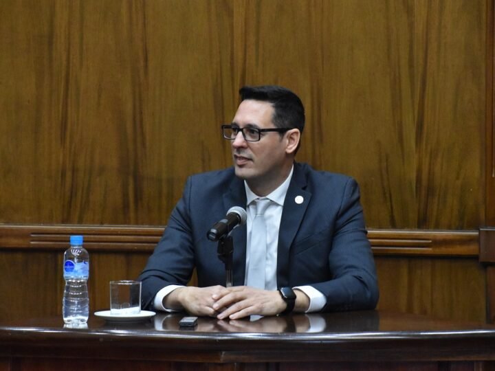 VÍCTOR ENDEIZA RENUNCIÓ AL CARGO DE FISCAL DE ESTADO PARA ASUMIR EN EL SUPERIOR TRIBUNAL DE JUSTICIA