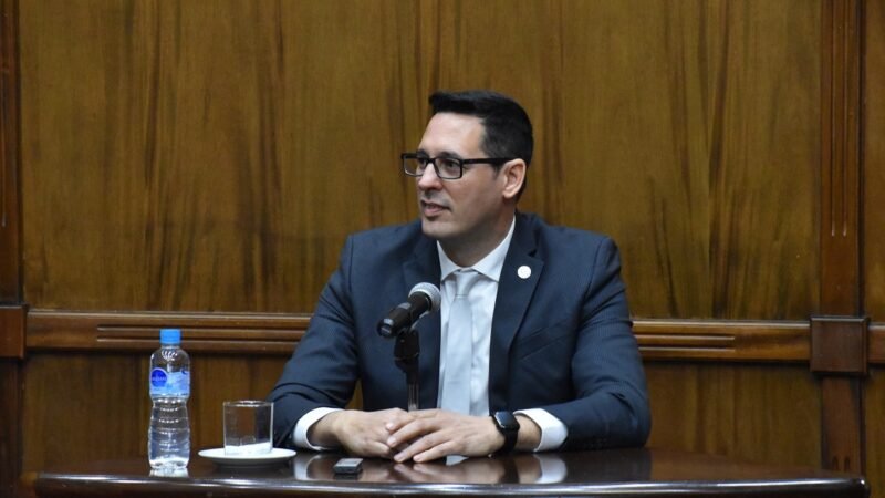 VÍCTOR ENDEIZA RENUNCIÓ AL CARGO DE FISCAL DE ESTADO PARA ASUMIR EN EL SUPERIOR TRIBUNAL DE JUSTICIA
