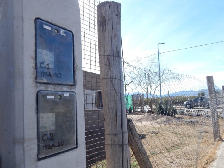 AVANZA LA INSTALACIÓN DE ACOMETIDAS ELÉCTRICAS DOMICILIARIAS EN EL BARRIO REPÚBLICA