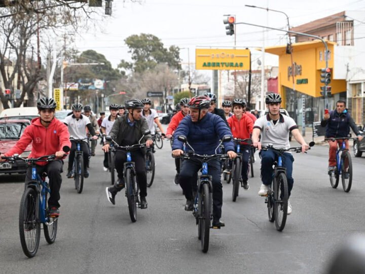 LAS TUBI LLEGARON AL COLEGIO DON BOSCO