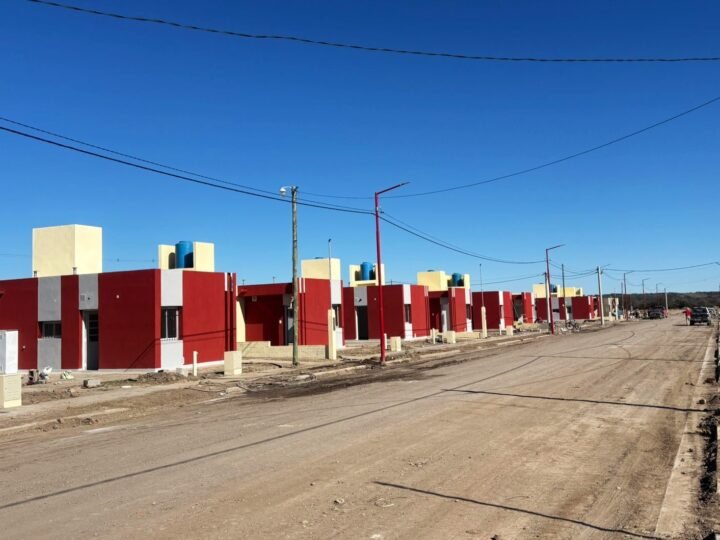 LA VIVIENDA PROPIA, CADA VEZ MÁS CERCA PARA 25 FAMILIAS DE SANTA ROSA DEL CONLARA