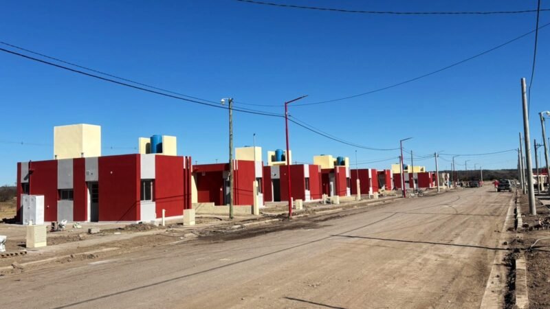LA VIVIENDA PROPIA, CADA VEZ MÁS CERCA PARA 25 FAMILIAS DE SANTA ROSA DEL CONLARA