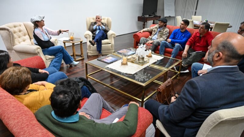 ENCUENTRO DE TRABAJO ENTRE EL GOBERNADOR Y PRODUCTORES DEL NOROESTE PROVINCIAL