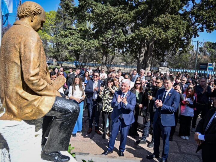 ENTRE EL MÉRITO Y LA VOCACIÓN, EL DÍA DEL MAESTRO TUVO SUS DOCENTES PREMIADOS DE 2025