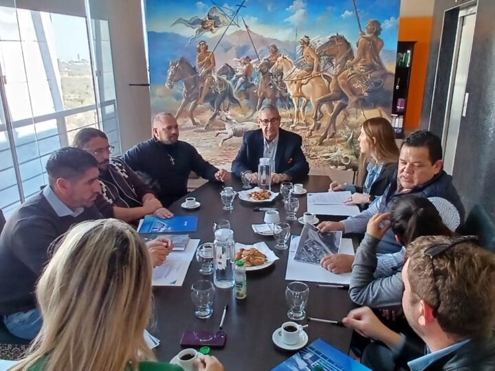 VECINOS DE NUEVE LOCALIDADES ESTÁN MÁS CERCA DE PODER ESCRITURAR LA VIVIENDA SOCIAL QUE HABITAN
