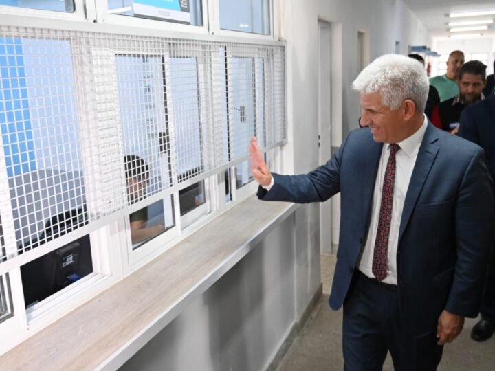 EL GOBERNADOR INAUGURÓ LAS REFACCIONES DEL HOSPITAL DEL OESTE
