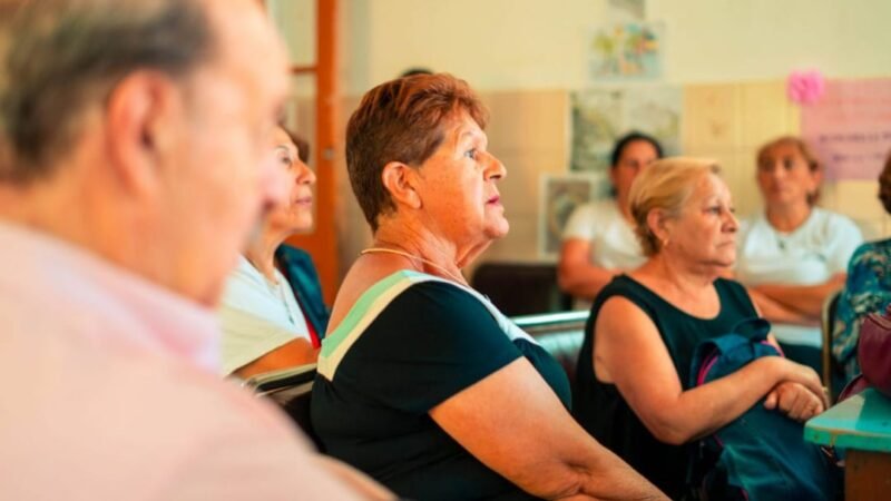 ASESORARÁN A PERSONAS MAYORES SOBRE LAS PRESTACIONES DE DOSEP Y EDUCACIÓN FINANCIERA