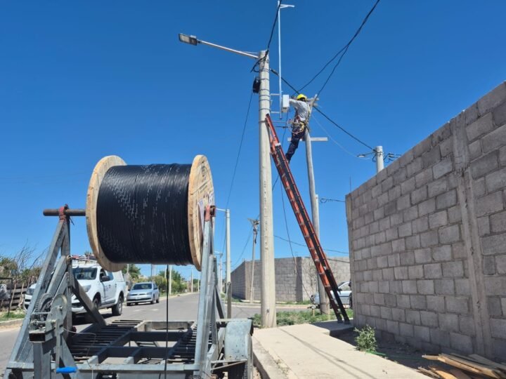 EL GOBIERNO INSTALA NUEVAS ANTENAS WIFI EN EL OESTE DE LA CIUDAD DE SAN LUIS
