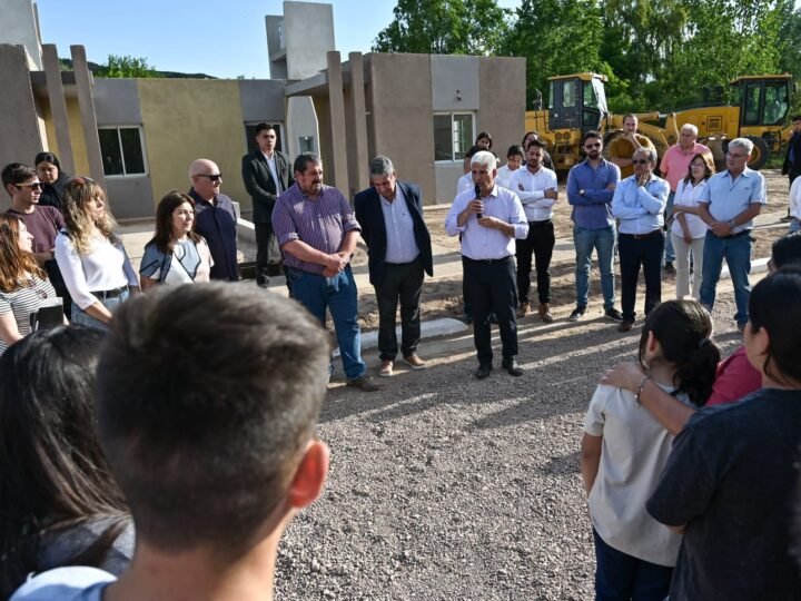 OCHO FAMILIAS DE POTRERO DE LOS FUNES SE MUDARÁN A SUS CASAS EL 22 DE DICIEMBRE
