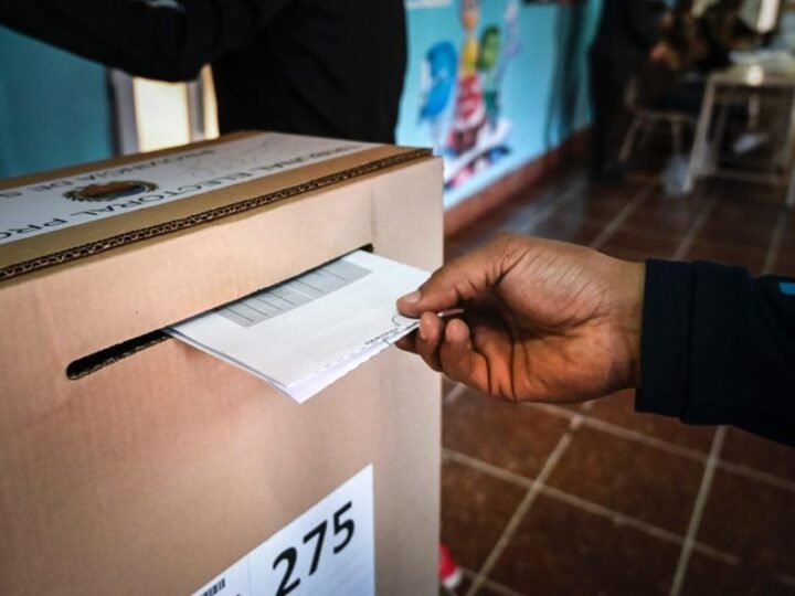 UNA GUÍA SOBRE CÓMO, CUÁNDO Y DÓNDE VOTAR