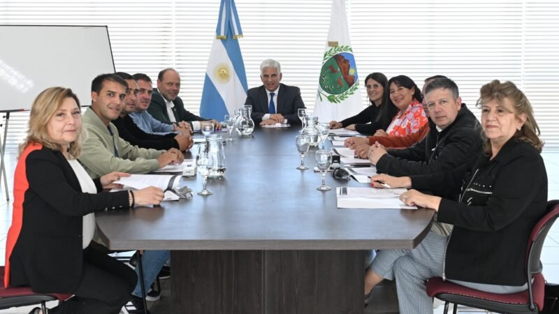 ‘CONSTRUYENDO CON TU PUEBLO’: EL EJECUTIVO PROVINCIAL RENOVÓ EL CONVENIO CON NUEVE MUNICIPIOS