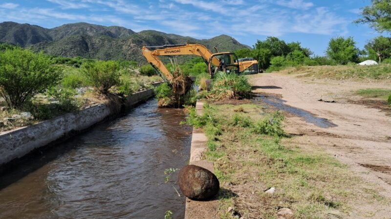 SAN LUIS AGUA TRABAJA EN EL MANTENIMIENTO DEL SISTEMA PRINCIPAL DE CANALES