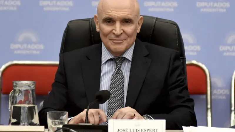 ESPERT RENUNCIÓ A LA COMISIÓN PRESUPUESTO Y HACIENDA EN DIPUTADOS