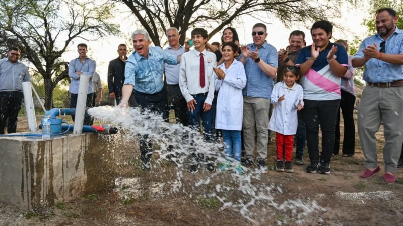 EL GOBERNADOR ANUNCIÓ LA CONSTRUCCIÓN DE UN NUEVO ACUEDUCTO EN EL PARAJE EL SEÑUELO
