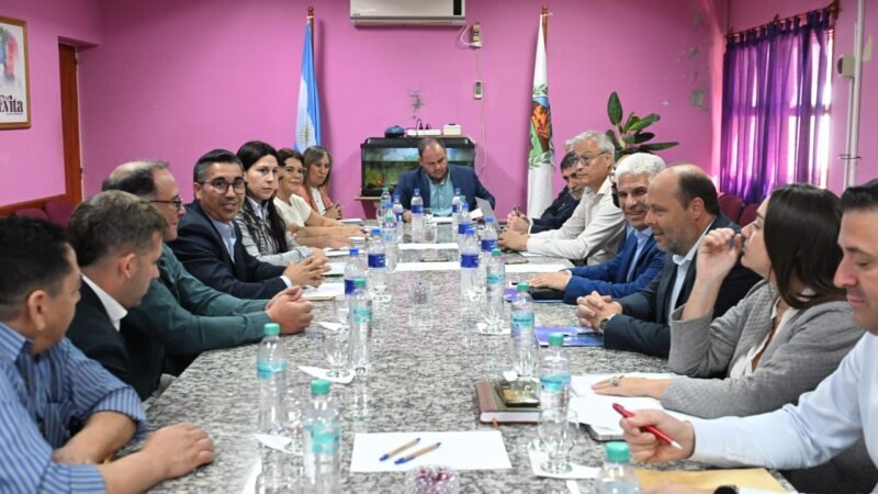 POGGI LLEGÓ A RENCA, SOSTUVO UNA REUNIÓN CON EL INTENDENTE Y OFRECIÓ LA AYUDA DE LA PROVINCIA