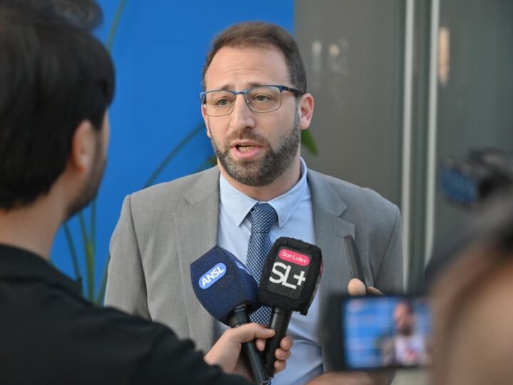 EL GOBERNADOR RECIBIÓ AL NUEVO PRESIDENTE DEL COLEGIO DE ESCRIBANOS DE SAN LUIS