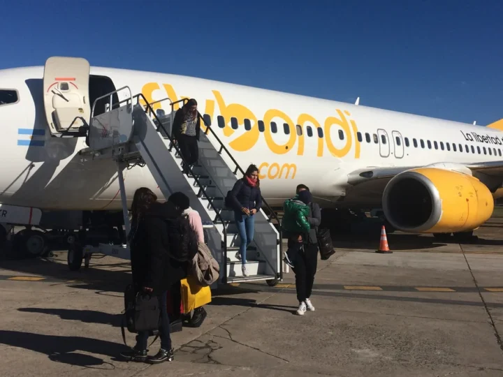 EL GOBIERNO APLICÓ ACTAS DE INFRACCIÓN A FLYBONDI POR LAS CANCELACIONES DE VUELOS